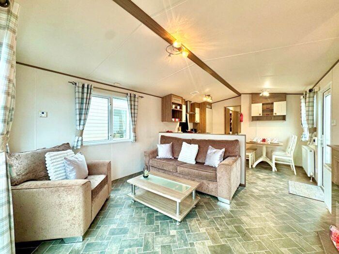 2 Bedroom Park Home For Sale In Oaklands Holiday Park, CO16