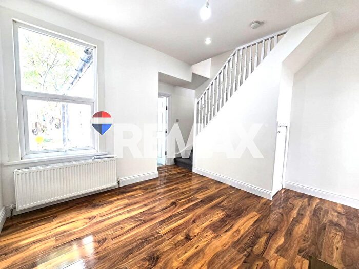 4 Bedroom Terraced House To Rent In Pulleyns Avenue, London, E6