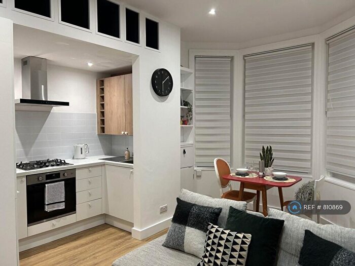 1 Bedroom Flat To Rent In Hawkwood Road, Bournemouth, BH5