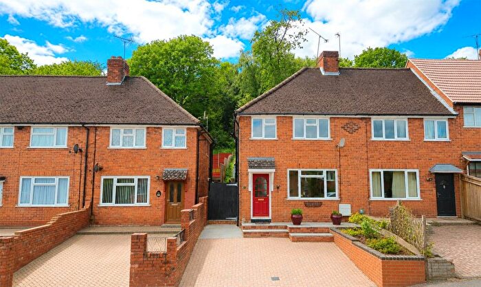 3 Bedroom End Of Terrace House For Sale In Thirlmere Avenue, Tilehurst, Reading, Berkshire, RG30