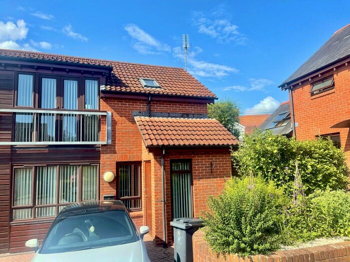 2 Bedroom Semi-Detached House To Rent In Haymans Orchard, Woodbury, EX5