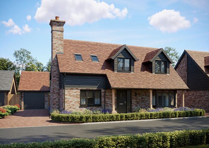 3 Bedroom Detached House For Sale In View Road, Cliffe Woods, ME8