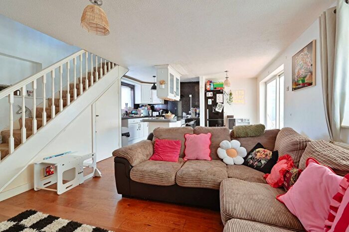 3 Bedroom Detached House For Sale In Berkeley Square, Hemel Hempstead, HP2