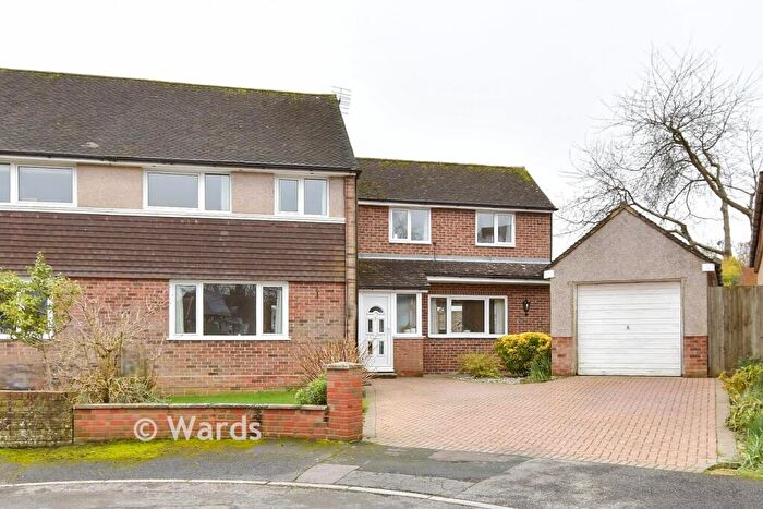 4 Bedroom Semi Detached House For Sale In Willow Wood Road, Meopham, Kent, DA13