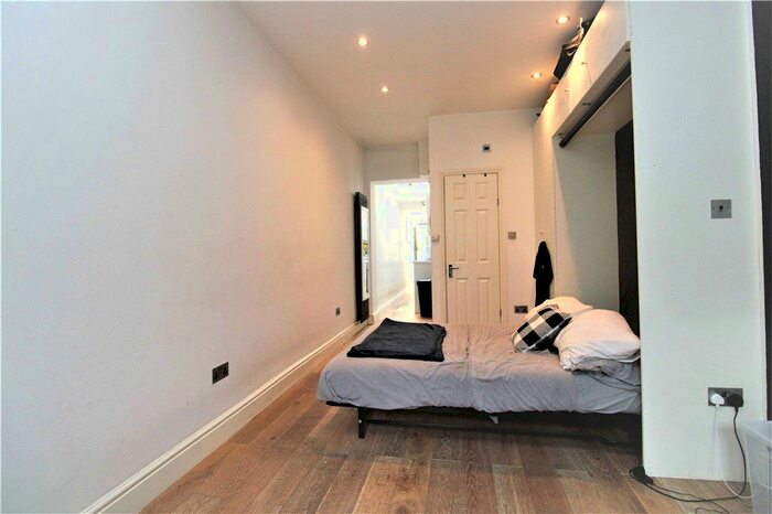 Studio To Rent In Kingston Road, London, SW19