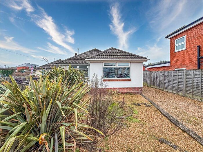 3 Bedroom Bungalow For Sale In Avon Road West, Christchurch, Dorset, BH23