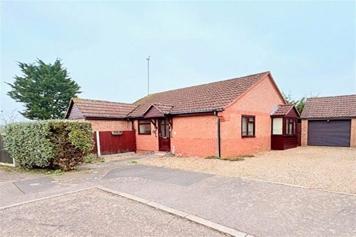 2 Bedroom Detached Bungalow For Sale In Fletcher Way, Acle, Norwich, NR13