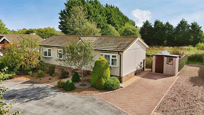 2 Bedroom Park Home For Sale In Meadowside, Linton On Ouse, York, YO30