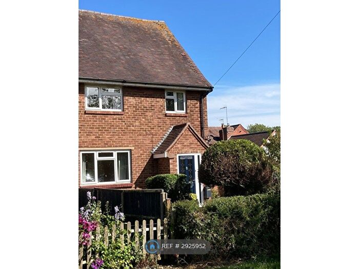 3 Bedroom Semi-Detached House To Rent In The Close, Evesham, WR11