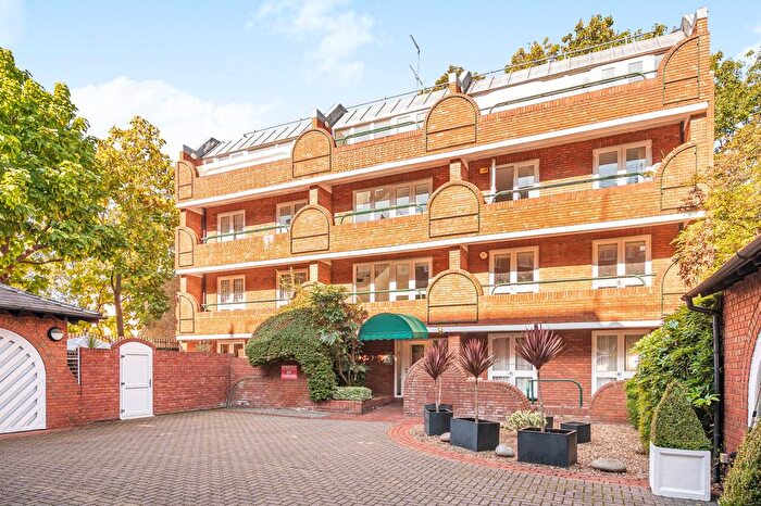 2 Bedroom Flat For Sale In La Residence, A Marlborough Place, NW8