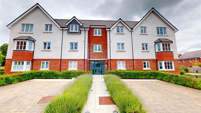 2 Bedroom Flat For Sale In Drapers Rise, Shrewsbury, SY3