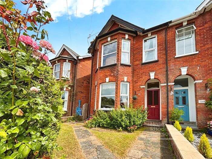 3 Bedroom Semi-Detached House For Sale In Carisbrooke Road, Newport, Isle Of Wight, PO30