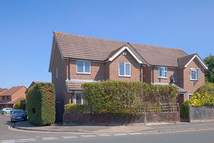 3 Bedroom Detached House To Rent In St Marks Road, Maidenhead, SL6