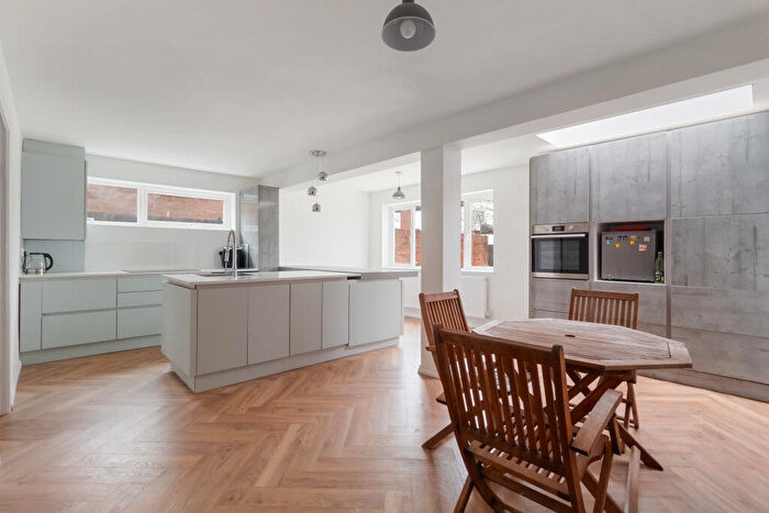 4 Bedroom Semi Detached House For Sale In Park Way, London, N20