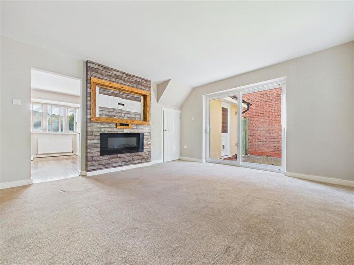 3 Bedroom Detached House For Sale In Wordsworth Close, Armitage, Rugeley, WS15