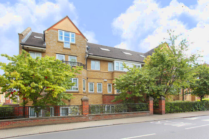 1 Bedroom Flat To Rent In Verona Court, St James's Drive, SW12