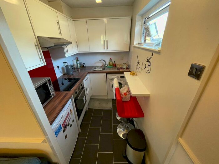 Studio To Rent In Rabournmead Drive, Northolt, UB5