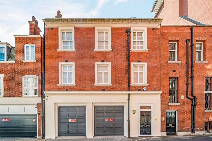 4 Bedroom Terraced House To Rent In Woods Mews, Mayfair, W1K