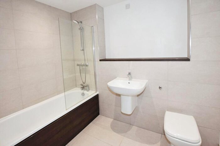 2 Bedroom Flat To Rent In Downtown, Woden Street, Salford, M5