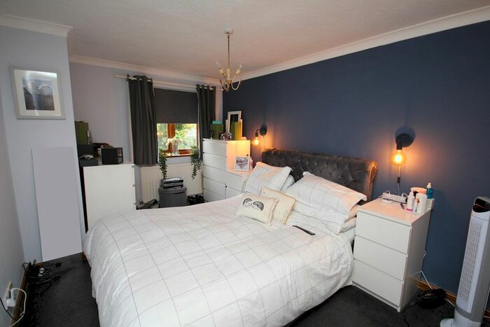 2 Bedroom Flat For Sale In Park Court, Letchworth Garden City, SG6