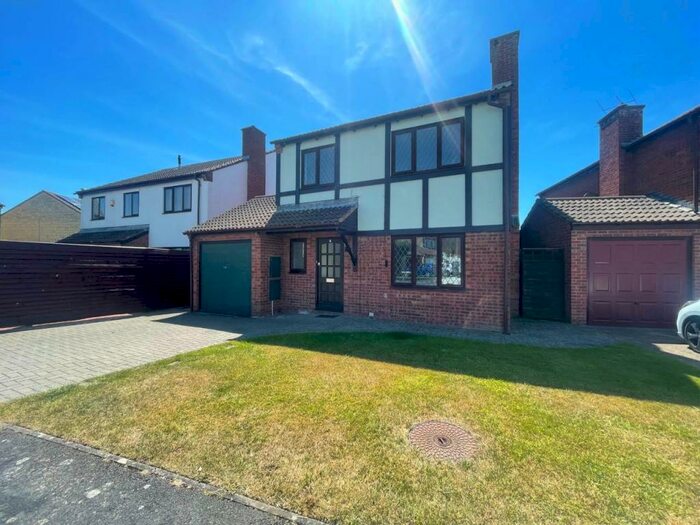 4 Bedroom House To Rent In Hawksworth Drive, North Worle, Weston-super-Mare, BS22