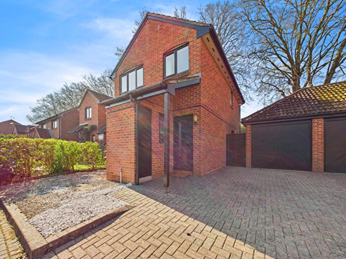 3 Bedroom Detached House To Rent In Stonefield Park, Maidenhead, Berkshire, SL6