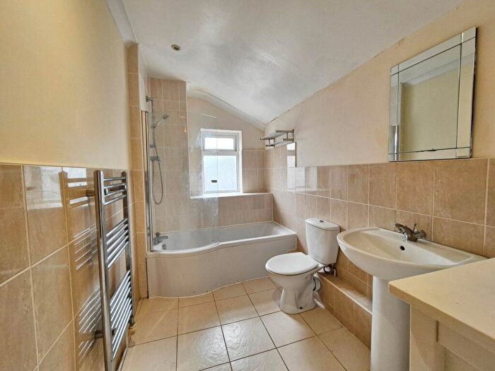 2 Bedroom End Of Terrace House To Rent In Myrtle Road, Ipswich, IP3