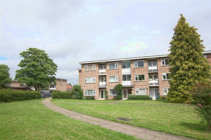 2 Bedroom Flat To Rent In St Johns Court, Warwick, CV34