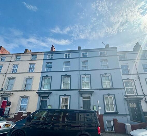 2 Bedroom Flat For Sale In Castle Road, Scarborough, YO11