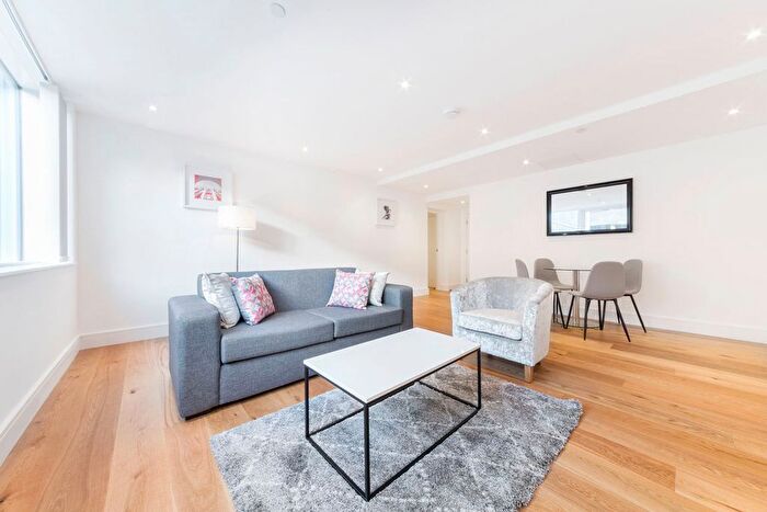 2 Bedroom Flat To Rent In Skyline, Slough, SL1