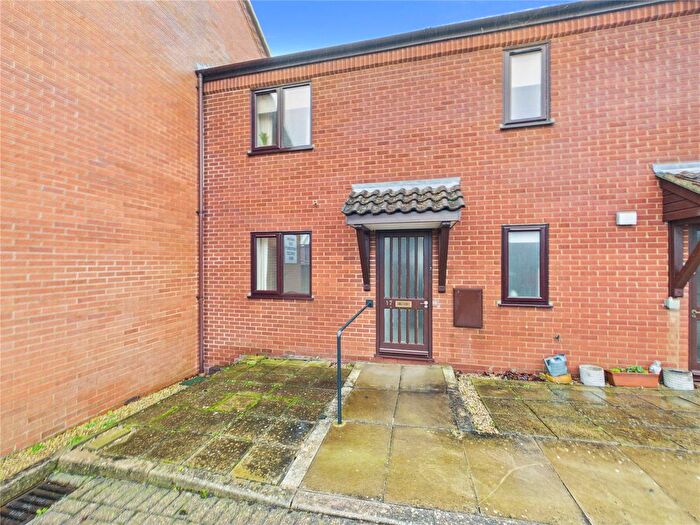 2 Bedroom Flat For Sale In Tanyard Court, Station Road, Woodbridge, Suffolk, IP12