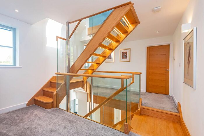 5 Bedroom Detached House For Sale In High Street, Standlake, OX29