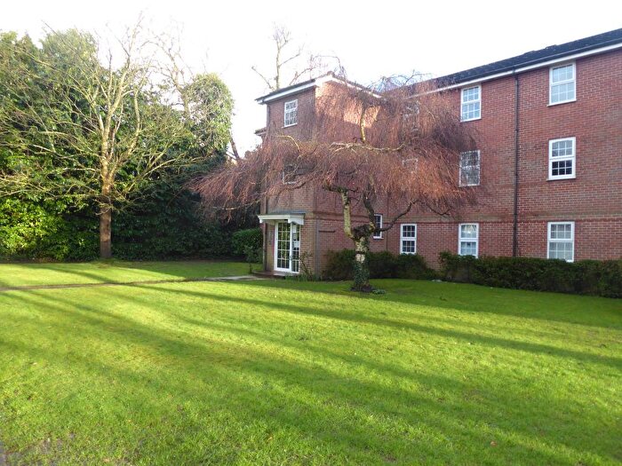 2 Bedroom Flat To Rent In Westcote Road, Reading, Berkshire, RG30