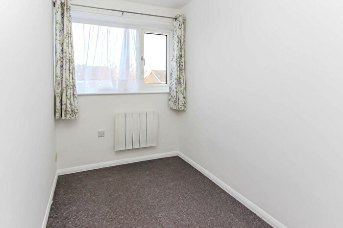 3 Bedroom Semi-Detached House For Sale In Wantage Road, Irchester, NN29