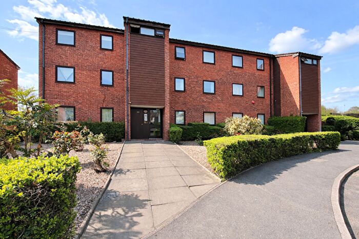 2 Bedroom Flat For Sale In Rowlands Close, London, NW7