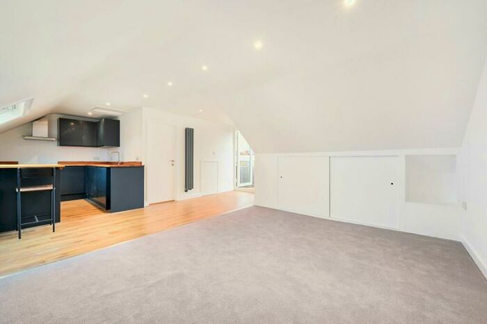 Apartment To Rent In Montgomery Street, Hove, BN3