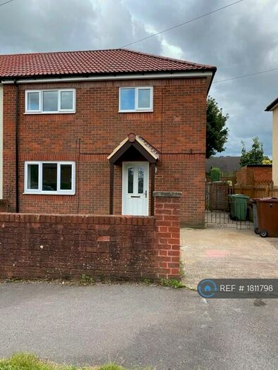 3 Bedroom Semi-Detached House To Rent In Swarcliffe Drive, Leeds, LS14