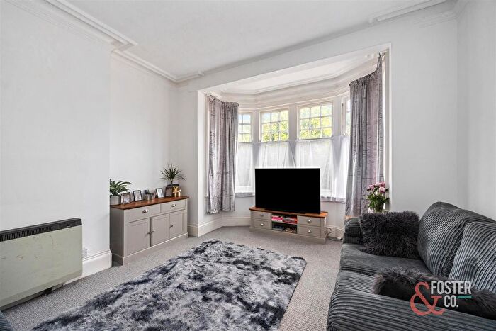 1 Bedroom Flat To Rent In Vallance Gardens, Hove, BN3