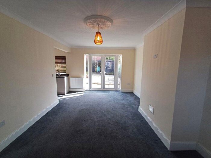 3 Bedroom Property To Rent In Oakfield Rd, A/e, SK9