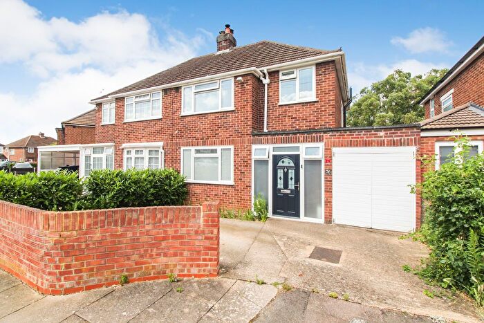 3 Bedroom Semi Detached House For Sale In Aylesbury Road, Bedford, MK41