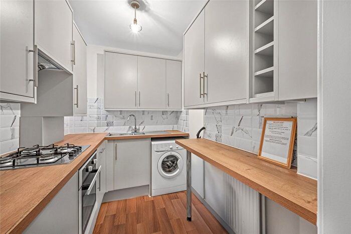 1 Bedroom Flat To Rent In Gordon Square, Bloomsbury, London, WC1H