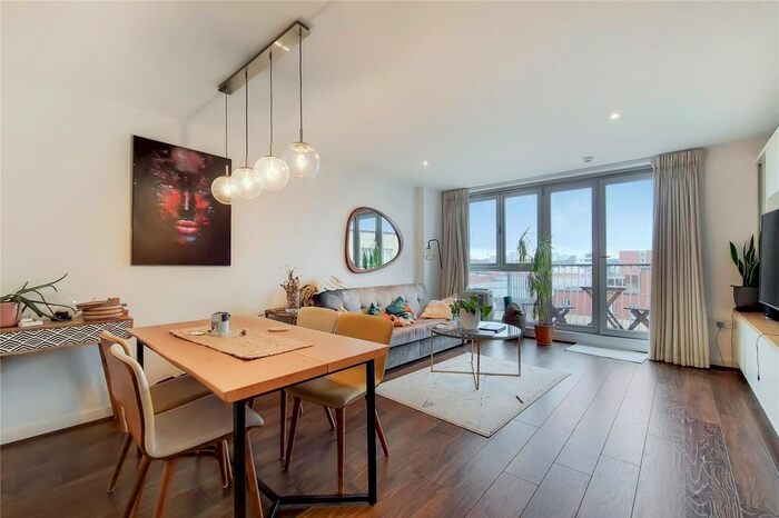 2 Bedroom Flat To Rent In Carronade Court, Eden Grove, N7