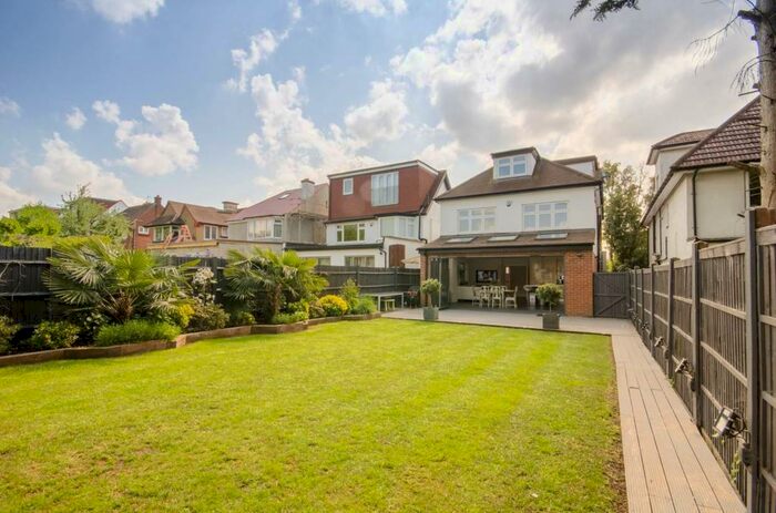 5 Bedroom Detached House To Rent In Woodcroft Avenue, Mill Hill, London, NW7