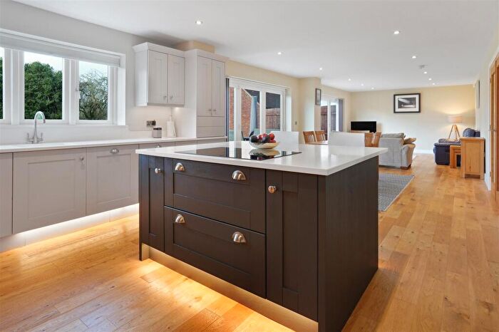 5 Bedroom Detached House For Sale In Quarry Lane, Snarestone, DE12