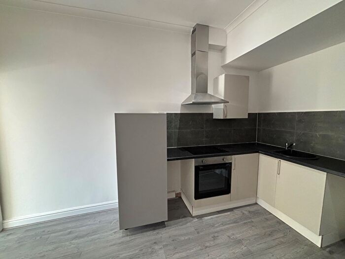 2 Bedroom Flat To Rent In Hall Lane, Liverpool, L7