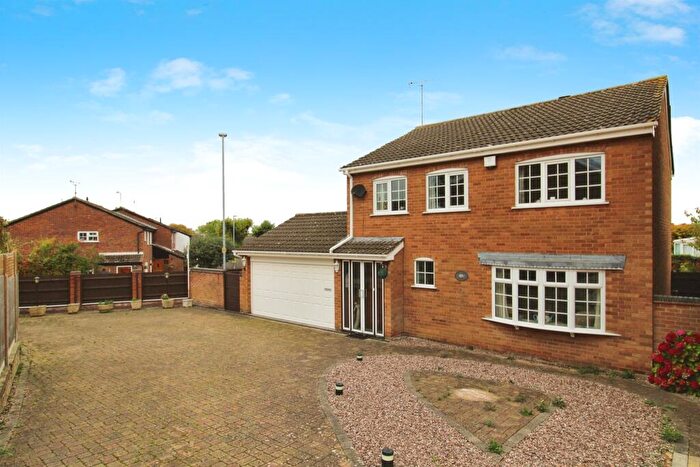 4 Bedroom Detached House For Sale In Ledbury Close, Oadby, Leicester, LE2