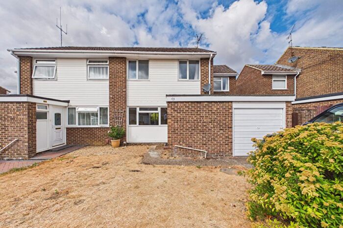 4 Bedroom Semi-detached House To Rent In Cadwell Drive, Maidenhead, Berkshire, SL6