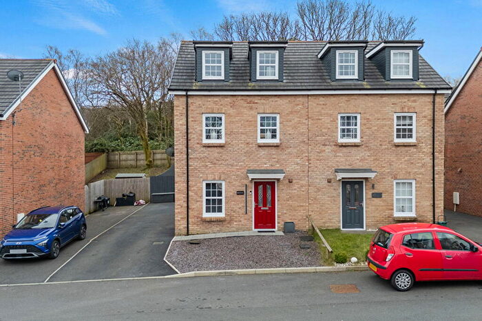 4 Bedroom Town House For Sale In Mansion Gardens, Penllergaer, Swansea, SA4