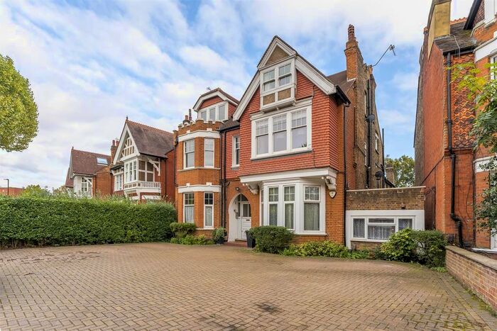 2 Bedroom Flat To Rent In Marchwood Crescent, Ealing, W5