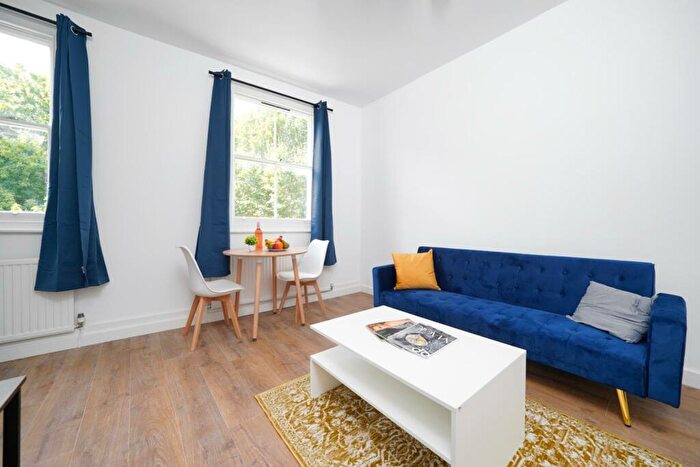 Apartment To Rent In Grafton Road, London, NW5